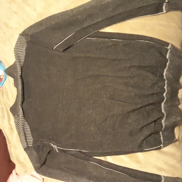 sweater - Picture 2 of 2